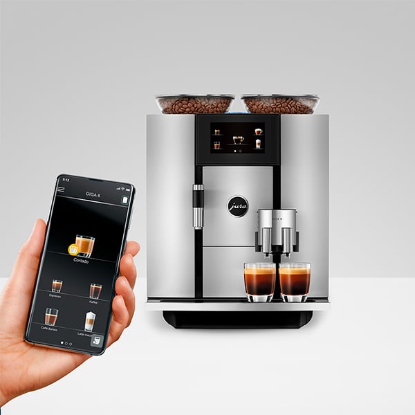 Smartphone connect  une machine  caf JURA 